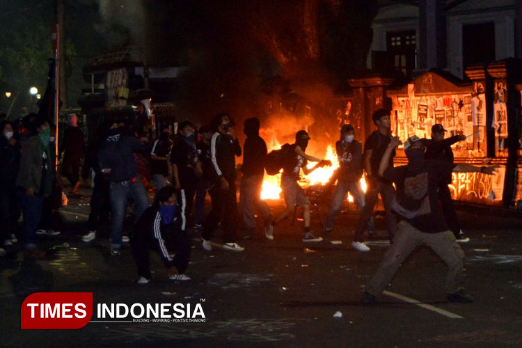 Jurnalis di Malang Raya Kecam Kekerasan Aparat Terhadap Wartawan saat Demo UU TNI