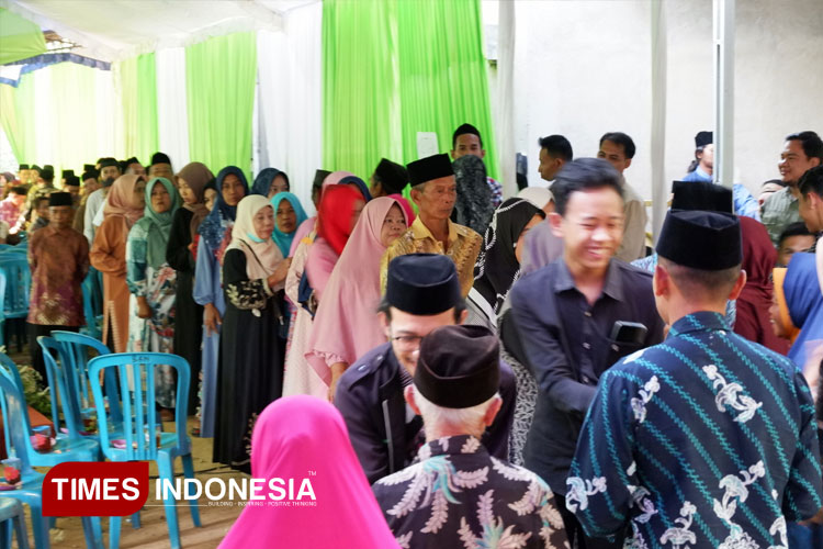 Tradisi lebaran di Pacitan dimanfaatkan untuk badan. (Foto: Yusuf Arifai/TIMES Indonesia)