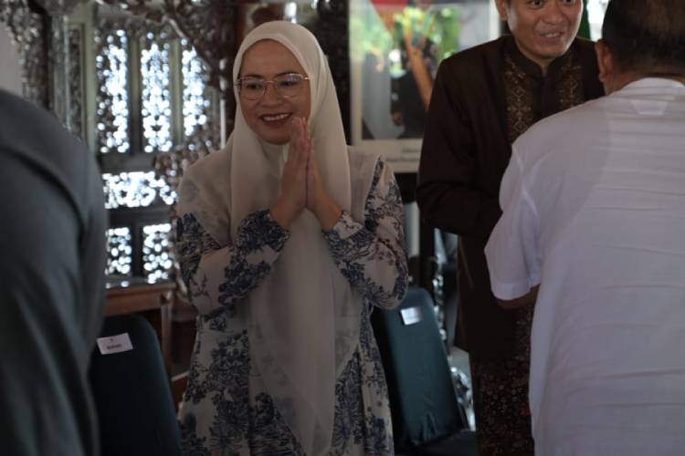 Bupati dan Wakil Bupati Banjarnegara open house Lebaran di Pendapa Dipayudha Adigraha, Senin (31/3/2025). (Foto: Muchlas Hamid/TIMES Indonesia)