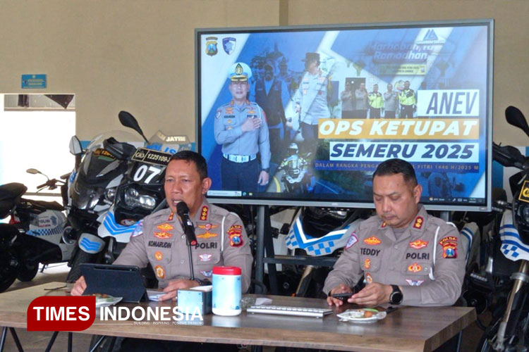 Ditlantas Polda Jatim gelar Analisis dan Evaluasi (Anev) Operasi Ketupat Semeru 2025, Rabu (9/4/2025). Tercatat kendaraan yang masuk di Wilayah Jatim mengalami peningkatan. (FOTO: Hamida Soetadji/TIMES Indonesia)