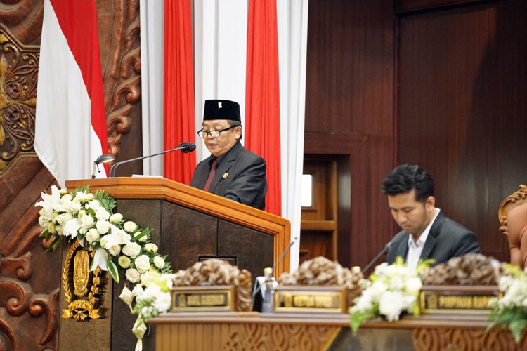 LKPJ Gubernur Jawa Timur Tahun Anggaran 2024 dalam Sidang Paripurna Pemandangan Umum Fraksi, Rabu (9/4/2025).(Foto: Dok.DPRD Jatim)