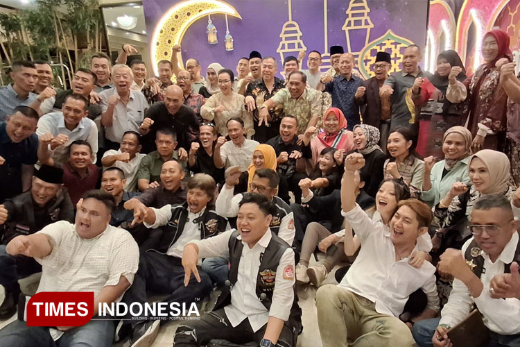 Halal bihalal MTC dibarengi aksi sosial pembagian santunan bagi kaum dhuafa. (Foto: Rizky Kurniawan Pratama/TIMES Indonesia)
