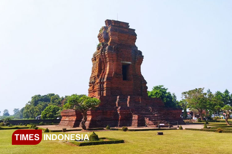 Candi Brahu. Salah satu destinasi wisata menarik yang terletak di Kampung Majapahit, Bejijong, Trowulan. (Foto: Theo/TIMES Indonesia)