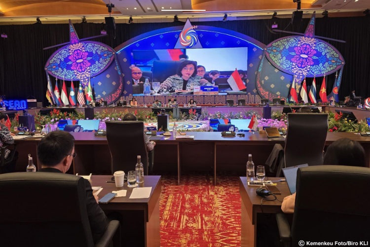 Menteri Keuangan (Menkeu) Sri Mulyani Indrawati saat menghadiri 12th ASEAN Finance Minister and Central Bank Governor Meeting (AFMGM) di Kuala Lumpur, Malaysia pada Kamis (10/04/2025) (FOTO: Kementerian Keuangan)