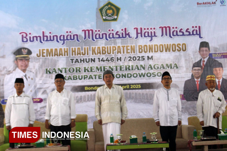Seremonial Pembukaan bimbingan manasik haji yang diselenggarakan Kemenag Bondowoso dan dihadiri Bupati Abdul Hamid Wahid (FOTO: Moh Bahri/TIMES Indonesia)