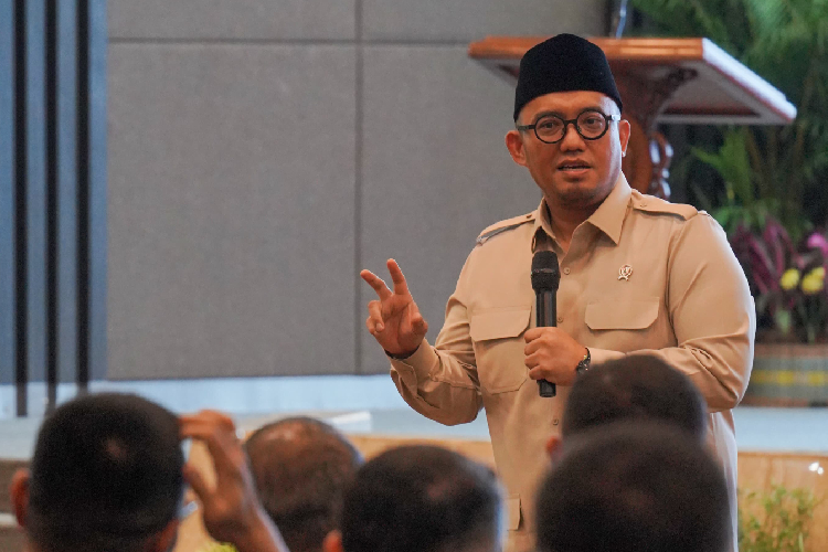 Dahnil Anzar memberikan pembekalan strategis kepada Perwira Siswa (Pasis) Sekolah Staf dan Komando Angkatan Darat (Seskoad) di Bandung, Jawa Barat, Selasa (15/4/2025).