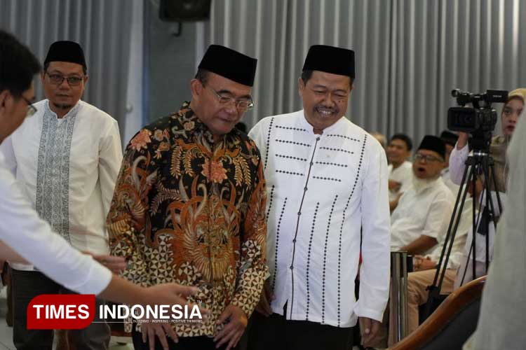 Prof. Dr. Muhadjir Effendy, M.AP. saat bersama Rektor Unmuh Jember. (FOTO: AJP TIMES Indonesia)
