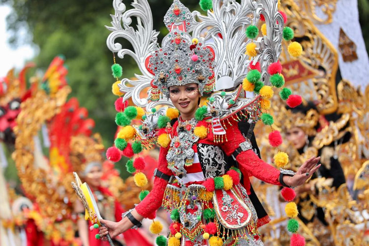 Penampilan atraksi etnik kelas dunia, Banyuwangi Ethno Carnival. (FOTO: Dokumentasi TIMES Indonesia)