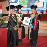 Wisuda Bersejarah Universitas Terbuka Jember 2025: Lulusan Doktor Pertama Resmi Dikukuhkan