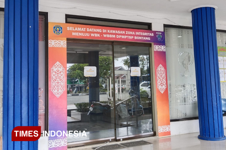 Kantor pelayanan perizinan DPMPTSP Bontang (Foto: Kusnadi/TIMES Indonesia)