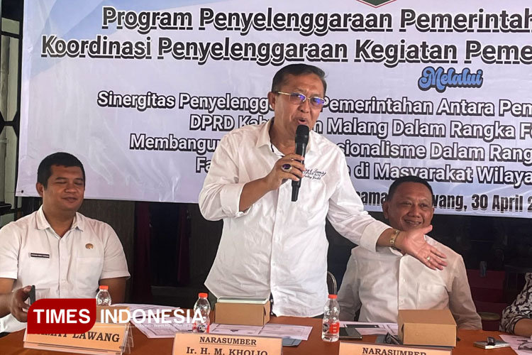 Wakil Ketua DPRD Kabupaten Malang, Ir. H. Kholiq M.A.P, saat menjadi narasumber di FGD sinergitas penyelenggaraan pemerintahan di Kecamatan Lawang, Kabupaten Malang, Rabu (30/4/2024). (FOTO: Amin/TIMES Indonesia)