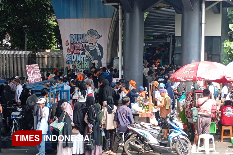 Sejumlah-buruh-di-kawasan-Monas-Jakarta-b.jpg
