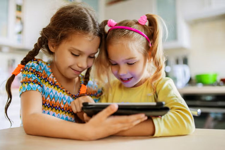Video YouTube yang berisi konten anak-anak menjadi magnet yang kuat dalam dunia maya. (Foto: