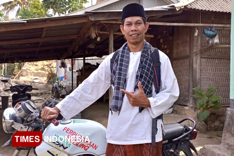 Asuddin, Sosok Pahlawan Pendidikan Pegiat Literasi Asal Desa Bayan Lombok Utara