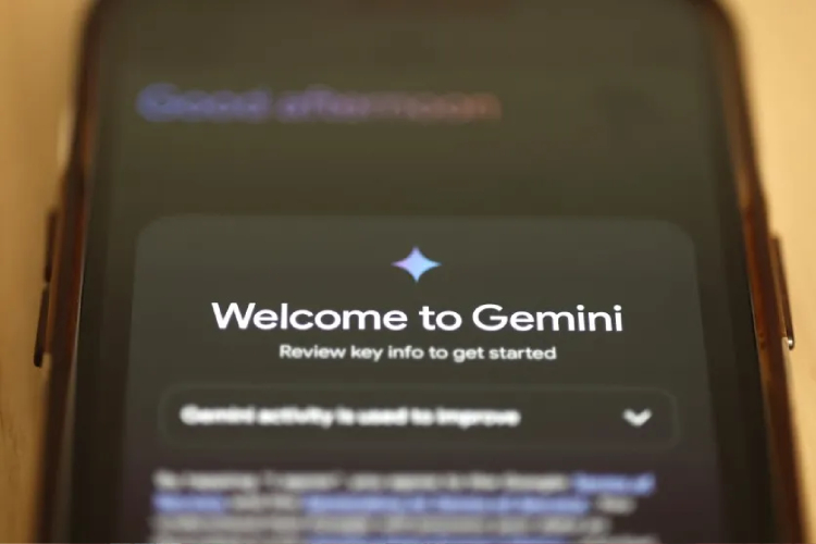 Google menghadirkan fitur pengeditan foto berbasis AI (kecerdasaan buatan) langsung di aplikasi Gemini.