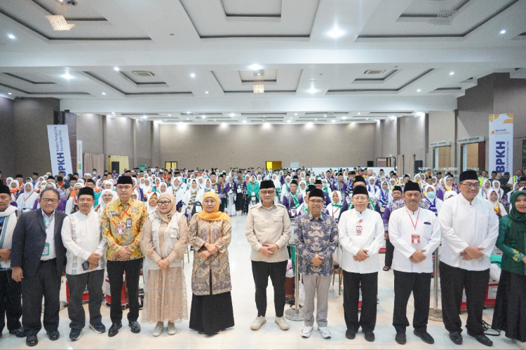 Gubernur-Khofifah-A-1.jpg