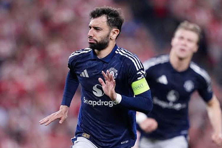 Kapten Bruno Fernandes memimpin Manchester United menang 3-0 atas Atletic Bilbao.