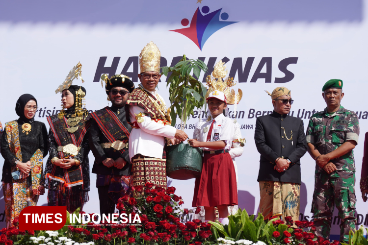 Launching-dilaksanakan-disela-sela-kegiatan-upacara-peringatan-Hari-Pendidikan-Nasional-b.jpg