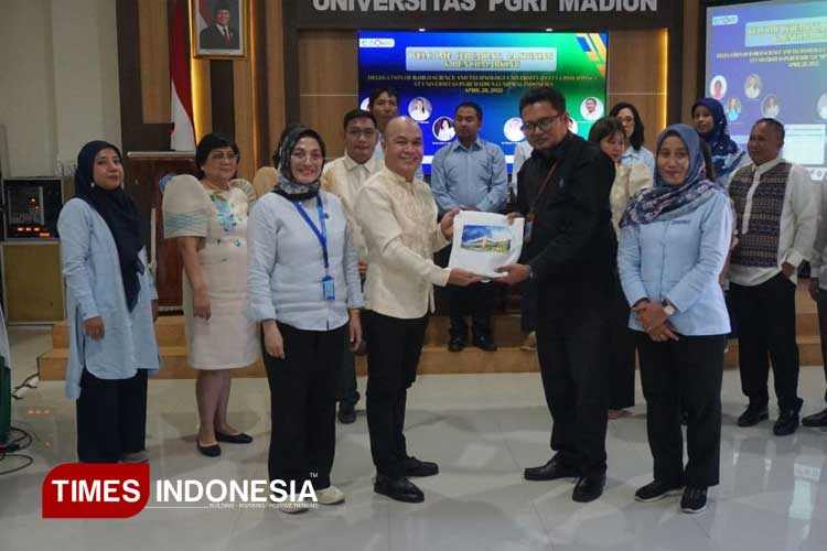 Penerimaan-cinderamata.jpg