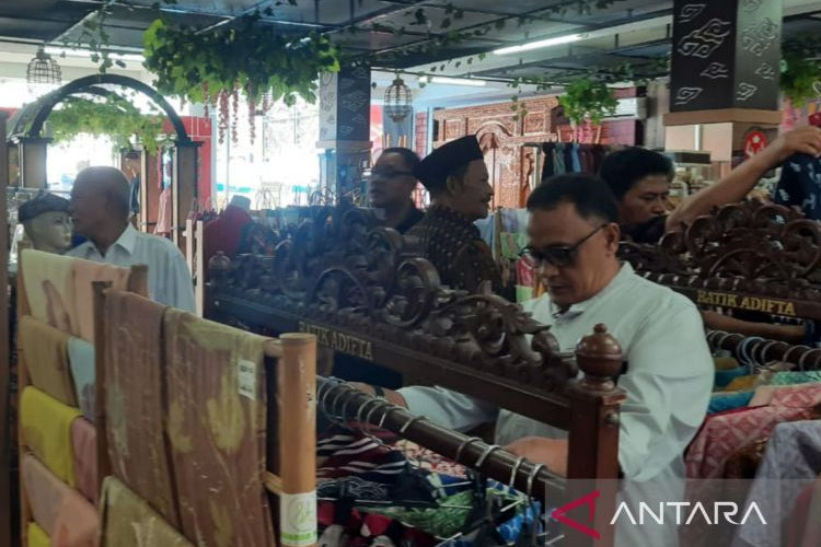 Promosikan Produk Lokal, Pemkot Cirebon Dorong Penerimaan Kunjungan Dinas di Mal UKM