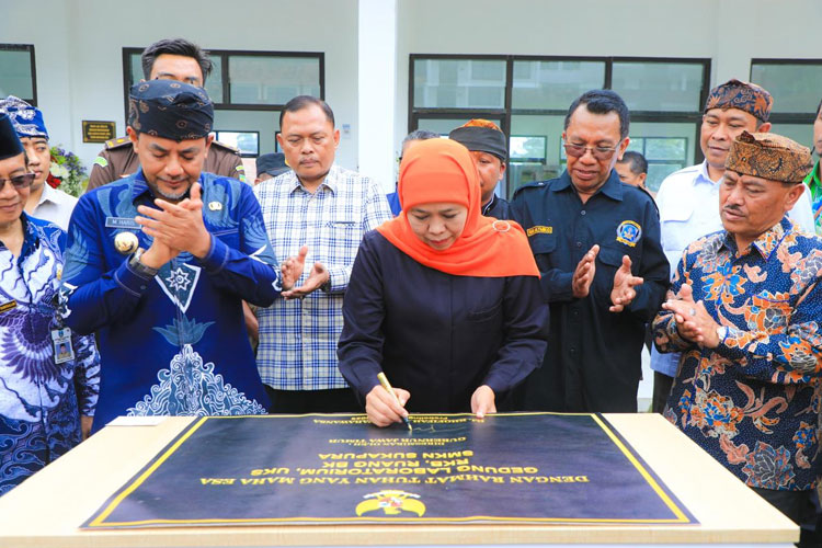 Gubernur Khofifah Resmikan Gedung SMKN Sukapura Bromo Probolinggo