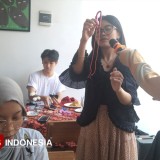 Workshop Custom Charm Bag: Wadah Kreatif Anak Muda di Temu Tinemu Art Exhibition
