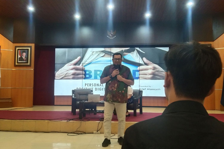 Your Values, Your Identity: Membangun Personal Branding Beretika di Dunia Digital