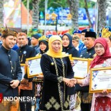 Indiyah Nurhayati Raih Penghargaan Gubernur Jatim Usai Tuntaskan Distribusi 1.104 Ijazah di Pacitan