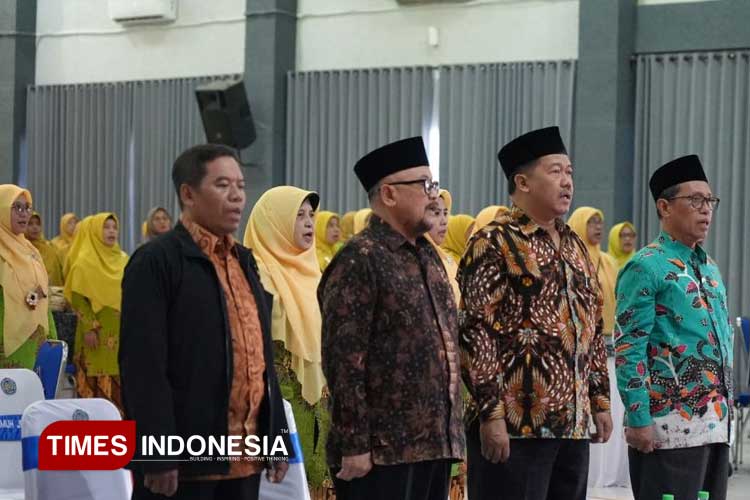 Rektor Unmuh Jember Dr. Hanafi, M.Pd. bersama dengan jajaran PDM dan Tamu Undangan dalam acara Musypimda kemarin (4/5). (FOTO: AJP TIMES Indonesia)
