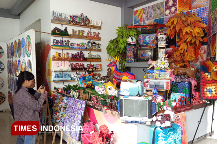 Pameran-Seni-Navastra-x-designoholic-2025-b.jpg