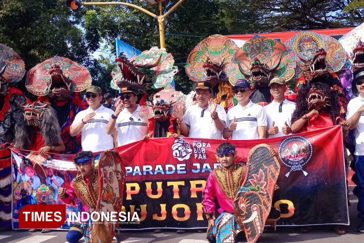 Pertunjukan-Jaranan-dalam-Acara-Parade-Jaranan-Nganjuk-pada-hari-Minggu-b.jpg