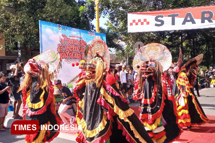 Pertunjukan-Jaranan-dalam-Acara-Parade-Jaranan-Nganjuk-pada-hari-Minggu-c.jpg