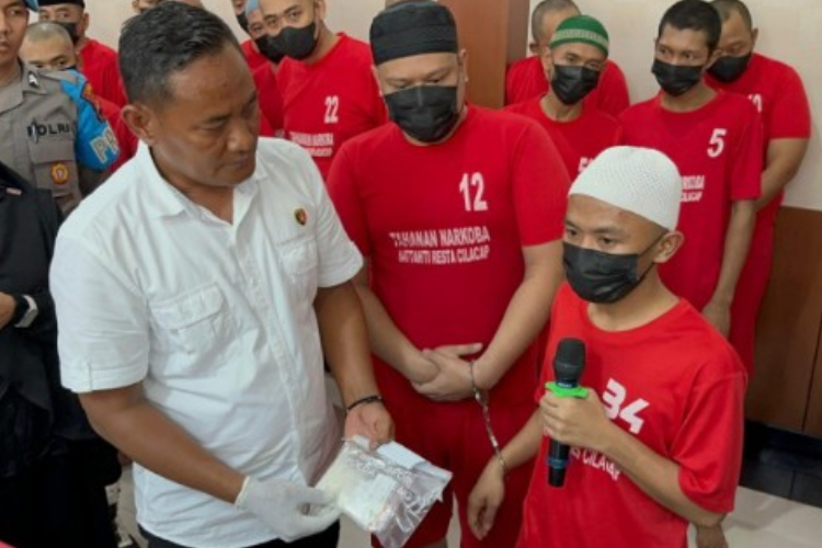 Polresta-Cilacap-Ungkap-27-Kasus-Narkoba-c.jpg