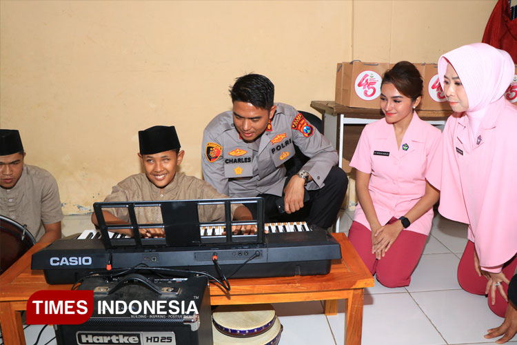 Polisi Peduli: Sentuhan Kasih Kapolres Ngawi di Panti Asuhan Tunanetra Rumah Cahaya