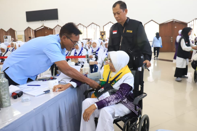 Jemaah Haji Diminta Jaga Fisik dan Tak Memaksakan Diri di Tanah Suci