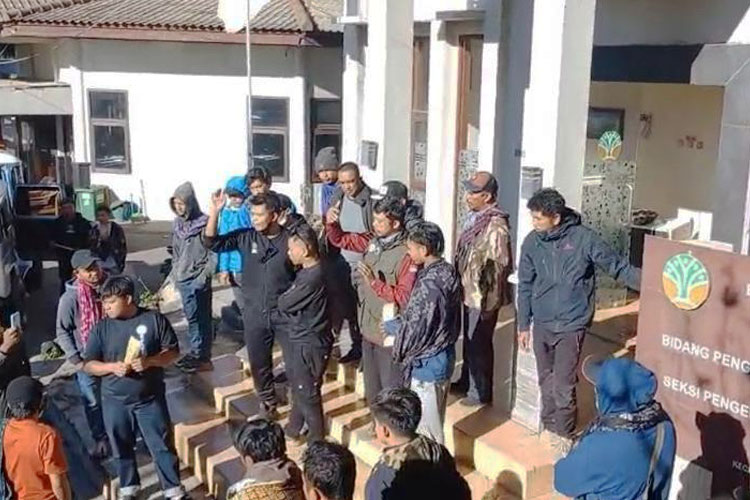 TNBTS Buka Suara Soal Aksi Demo Sopir Jip Hingga Berujung Pengerusakan Kantor