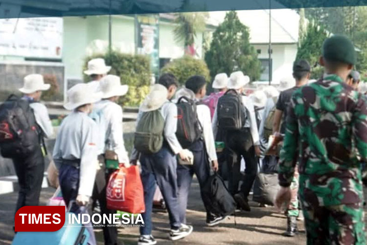 Anak Sulit Diatur, 30 Siswa SMP di Cianjur Ikuti Program Barak Remaja Ala TNI