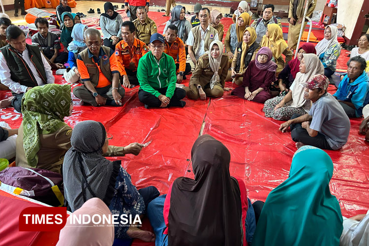 Kiai Maman Imanulhaq Pastikan Bantuan dan Pemulihan Infrastruktur di Lokasi Longsor Sumedang