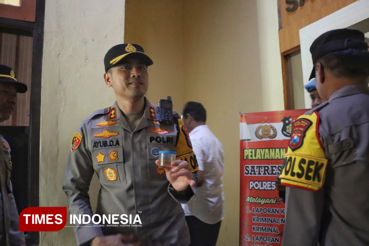 Tegas Perangi Narkoba, Kapolres Pacitan Wajibkan Tes Urine Pimpinan hingga Anggota