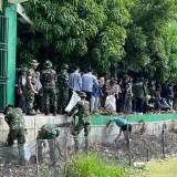 TNI, Mahasiswa Unisla, dan Petani Turun Sawah Demi Ketahanan Pangan
