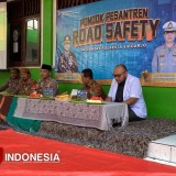 Satlantas Polresta Sidoarjo Gelar Pondok Pesantren Road Safety di Ponpes Al Muayyad