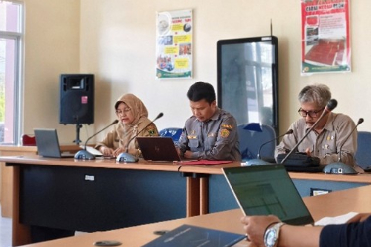 Rapat-Koordinasi-Kegiatan-Strategis-yang-digelar-di-Aula-Labor-Disseminasi-b.jpg
