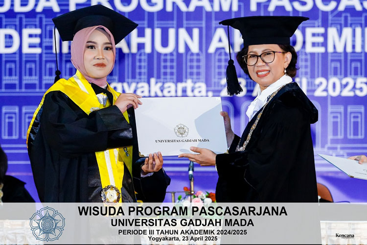 Mengasuh Balita Sambil Raih IPK Sempurna, Kisah Inspiratif Sri Astutiningsih dari UGM