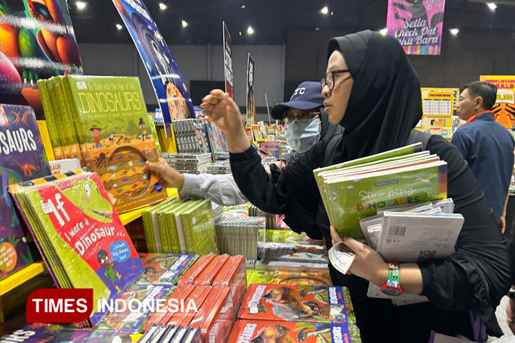Hari Pertama Big Bad Wolf Surabaya, Ribuan Buku Masuk Keranjang Belanja