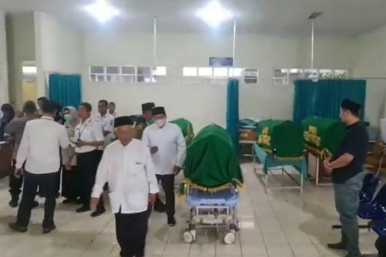 Lima Jenazah Korban Truk vs Angkot di Purworejo Dipulangkan ke Magelang