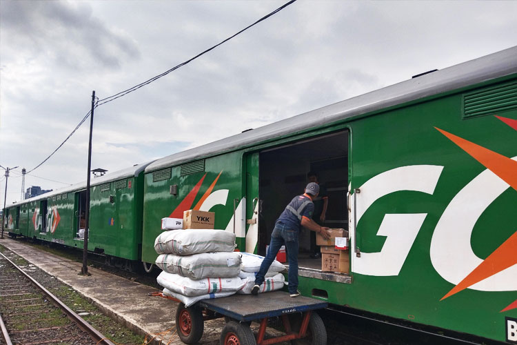 KA Parcel Catat Kenaikan, PT KAI Daop 2 Bandung Angkut 2.903 Ton Barang di Triwulan I 2025