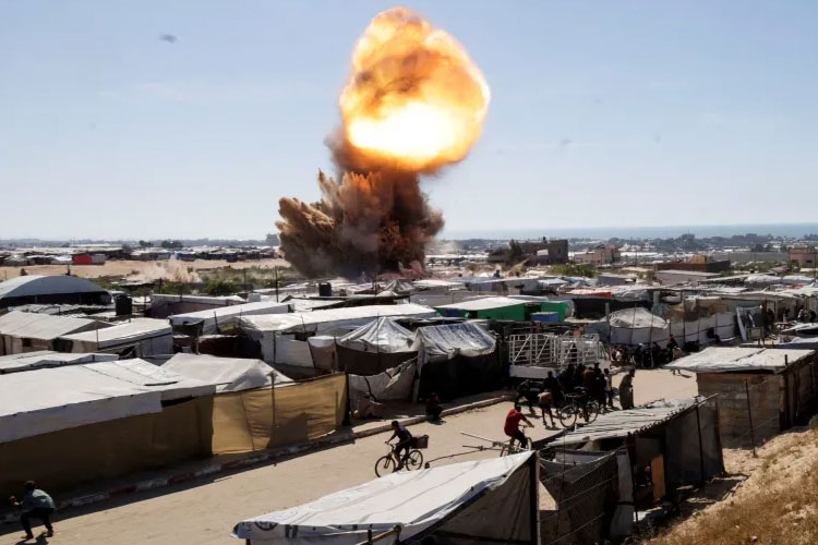 Israel Memerangi Pengungsi dan Orang Terlantar di Gaza