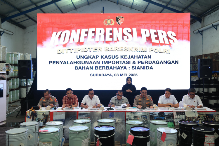 Bareskrim Polri Bongkar Perdagangan Gelap Sianida Rp59 Miliar di Surabaya dan Pasuruan