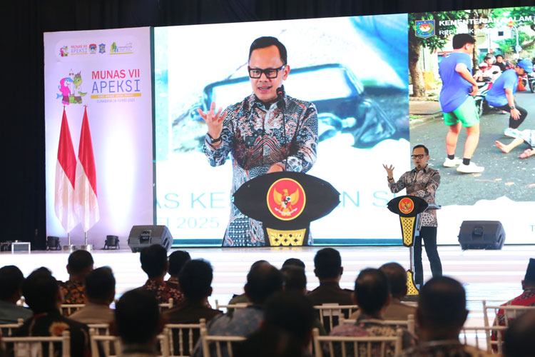 Wamendagri Bima Arya puji kecepatan TGC Surabaya dihadapan peserta Munas APEKSI 2025. (Foto: Humas Pemkot Surabaya)