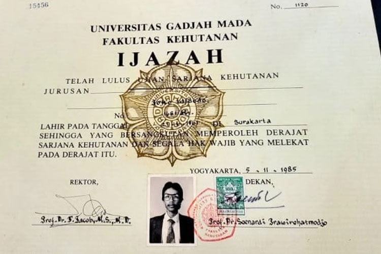 Keluarga Jokowi Hadirkan Ijazah Asli ke Bareskrim Polri